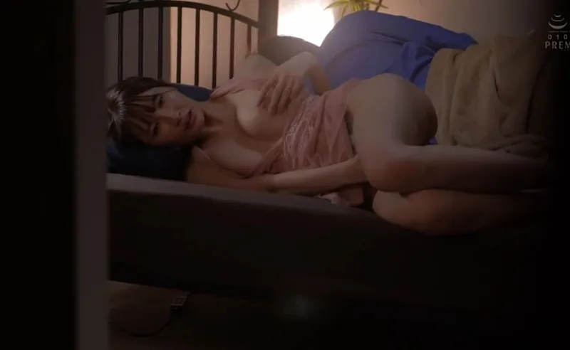 đưa cấp trên say xỉn về nhà, cậu nhân viên trúng số húp được bà xã sếp xinh dâm